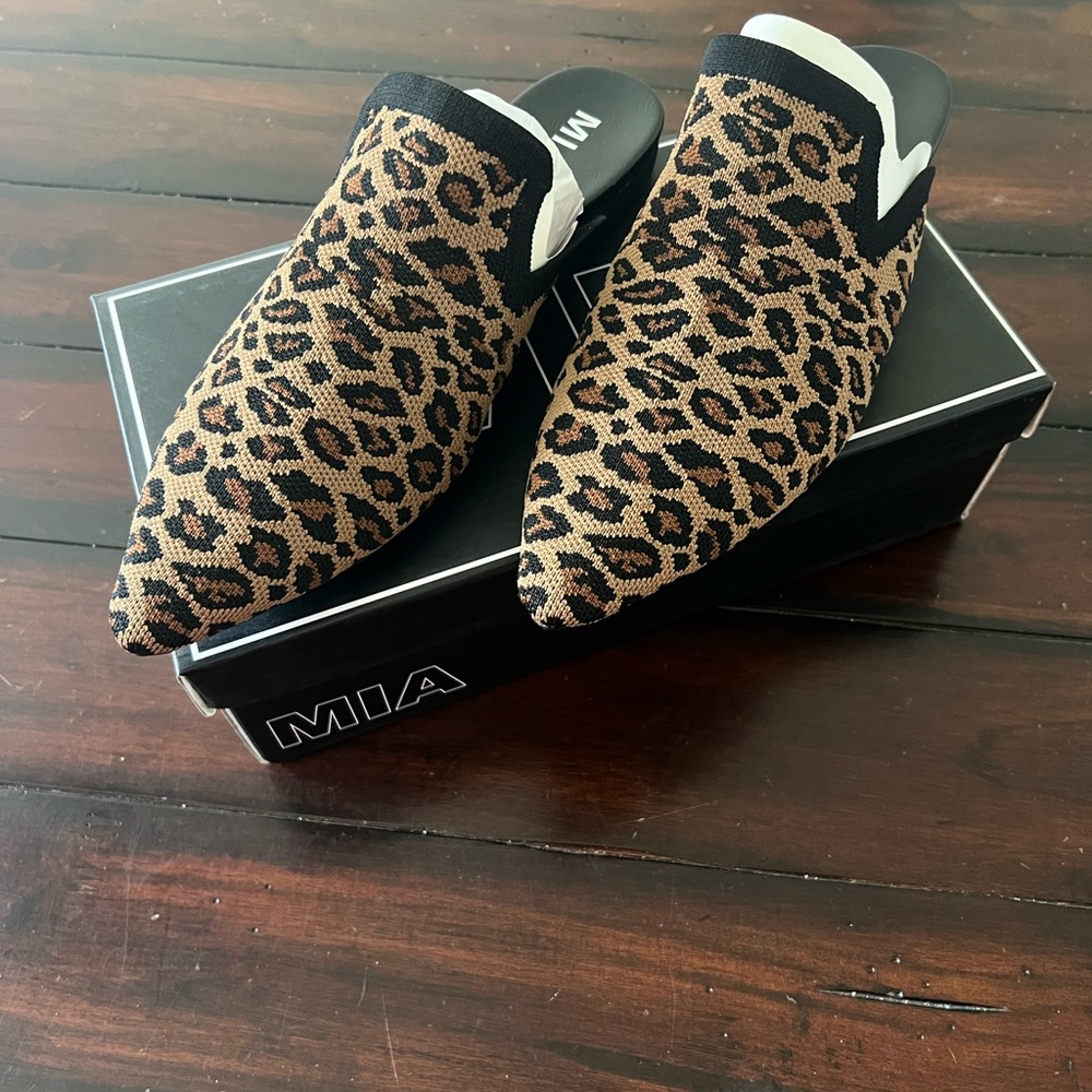 New in box. MIA Knit Leopard Mule. Size 8.5 - Picture 9 of 11